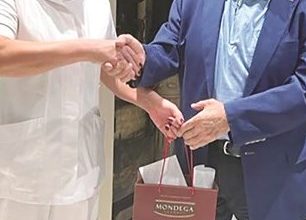 «الصداقة الإنسانية» كرّمت قدامى المقيمين